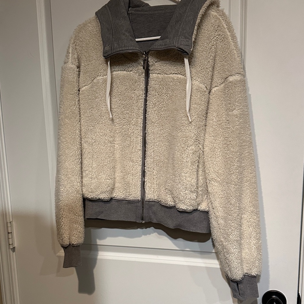 lululemon athletica Cream and Gray Fleece Jacket